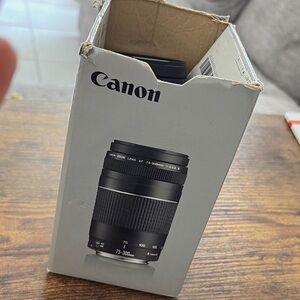 Canon EF 75-300mm Lens